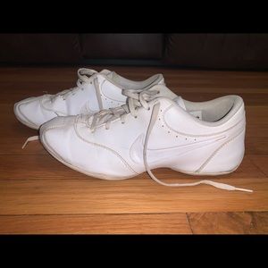 nike sideline 3 size 9